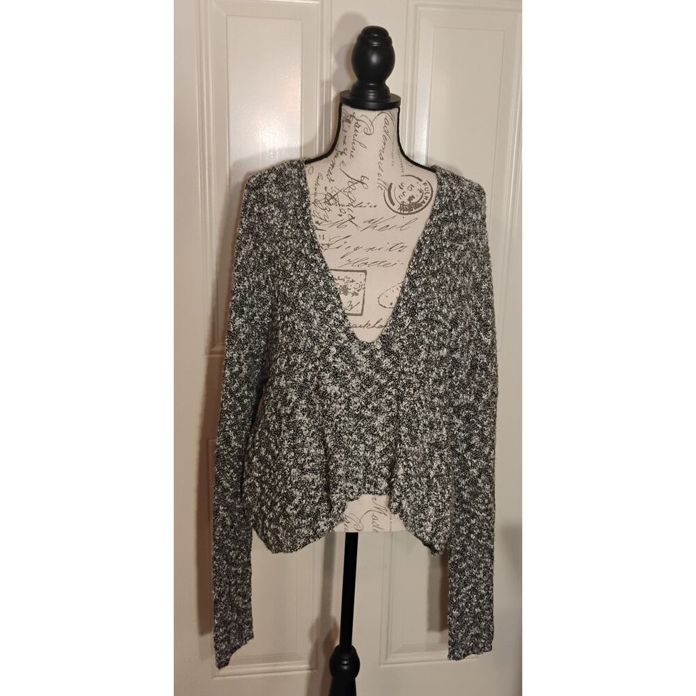 Express Sweater Women Crop Knit Size large Color Black & White